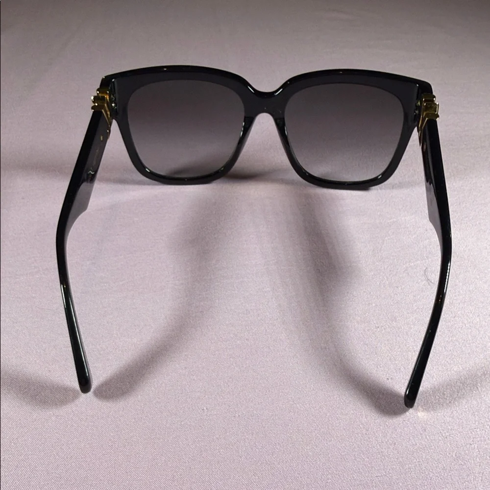 Louis Vuitton Sunglasses in Black with Gold Details -New, never worn - Picture 5 of 8